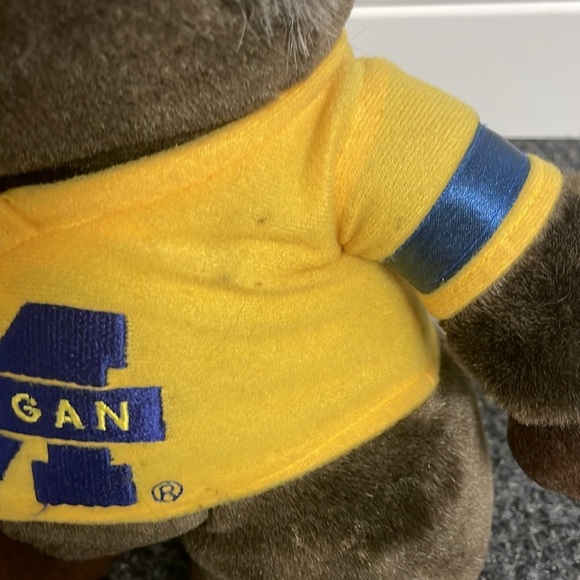 Team Crossbars Michigan Wolverines Animated Talking Singing Plush Mascot - Picture 5 of 9